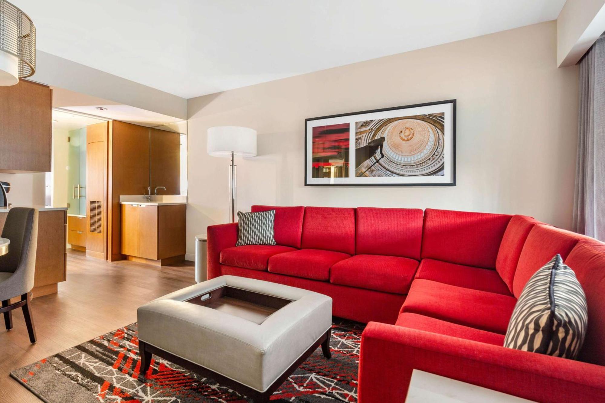 One-Bedroom King Suite Sofa Bed,1533003919:JPEG